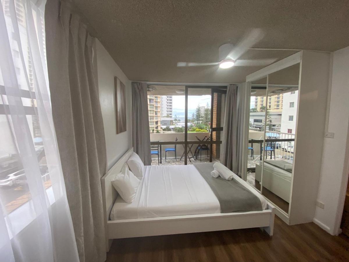גולד קוסט Surfers Holiday Apartments מראה חיצוני תמונה