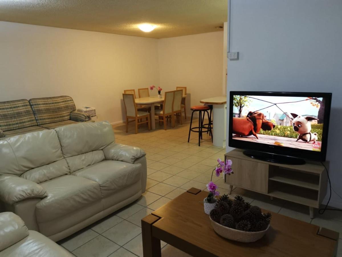 גולד קוסט Surfers Holiday Apartments מראה חיצוני תמונה
